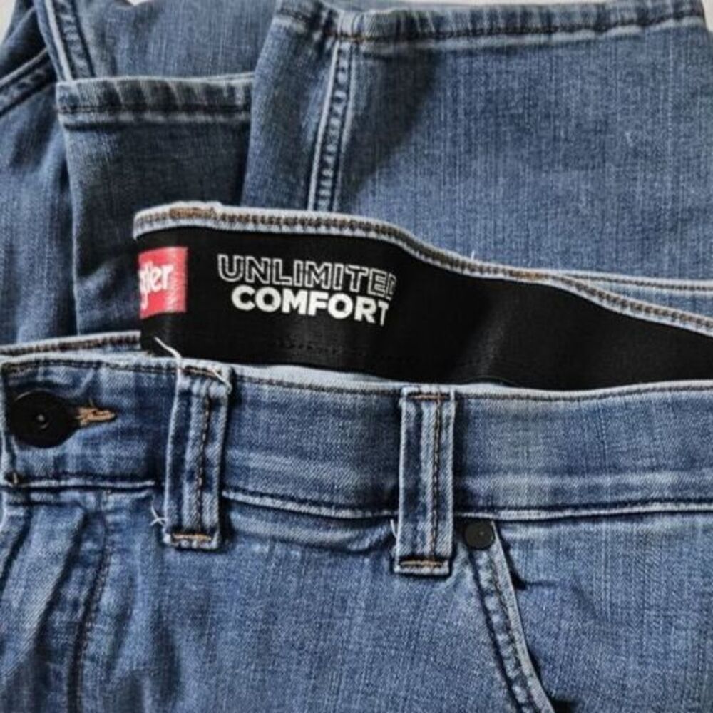 Wrangler Unlimited Comfort Men's Light Wash Stretch Jeans 24